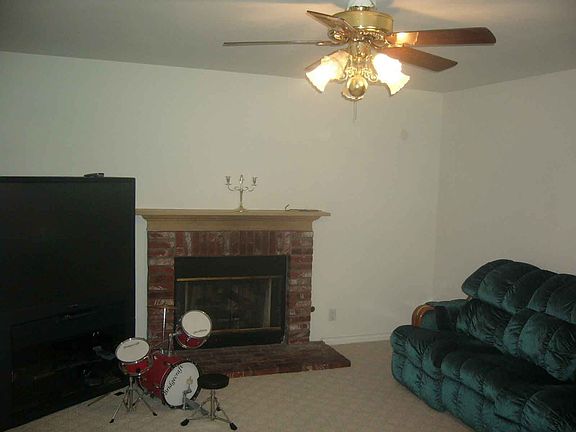 4th image of 3137 Lashbrook Ave