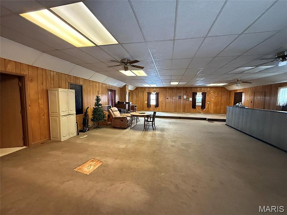 2nd image of 304 2nd St