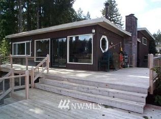 280 E Grapeview Point Rd, Allyn, WA 98524