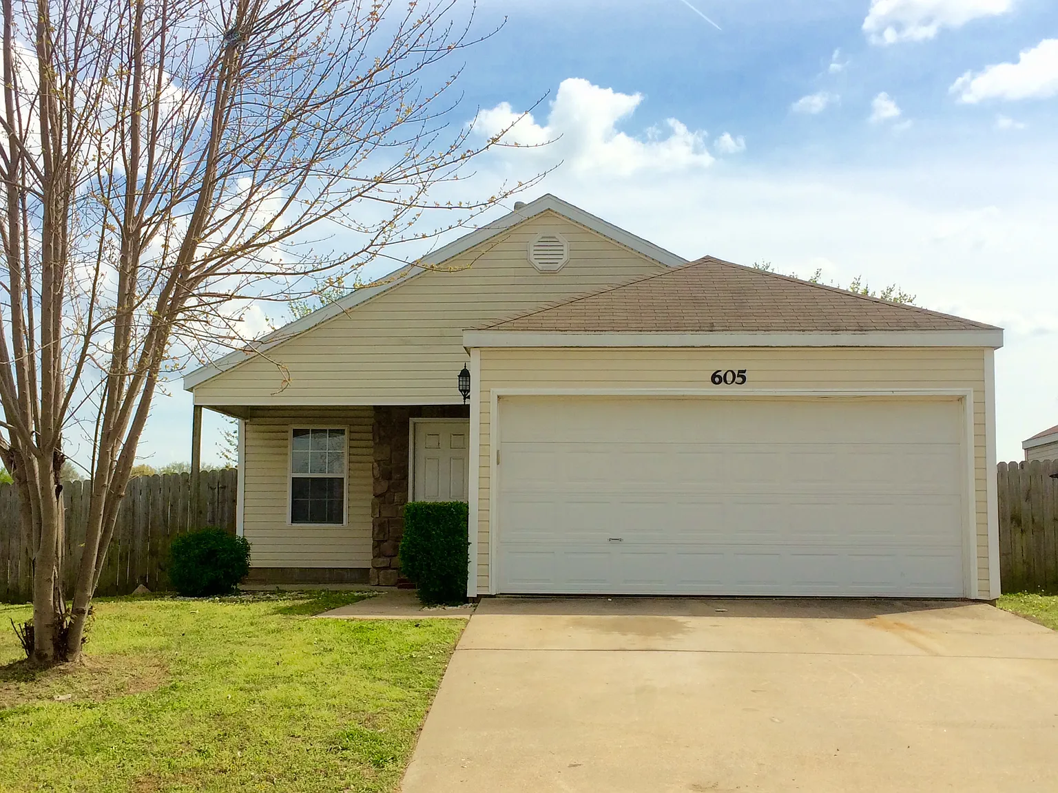 3 bed, 1154 sqft, $1,400 — Photo 1