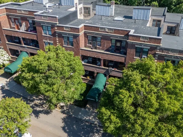 29 Mount Hood Rd APT 8, Brighton, MA 02135
