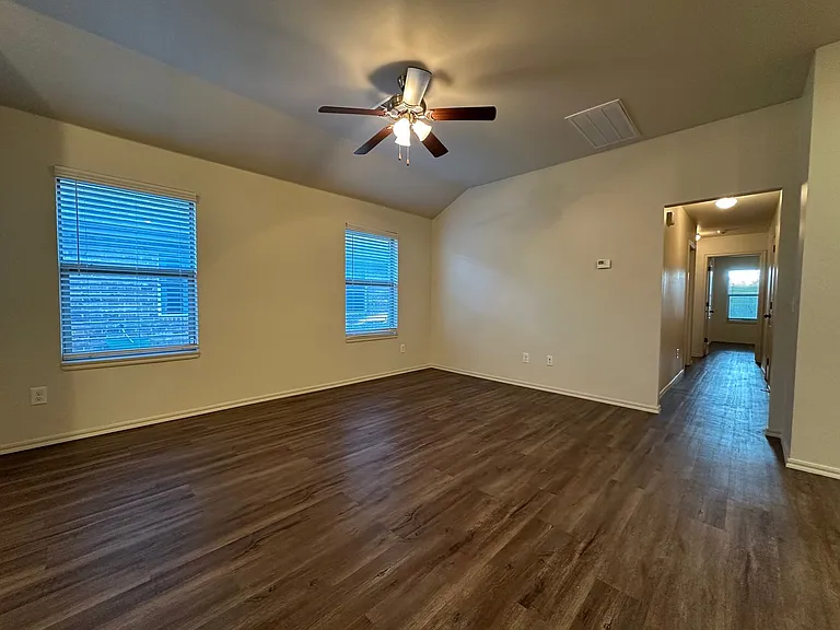 412 Chalk Hill Ct — Photo 12