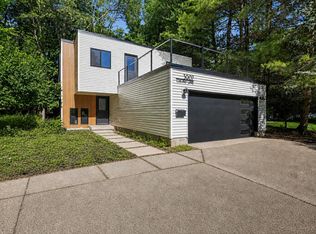 3907 Cricket Ln, Kalamazoo, MI 49008