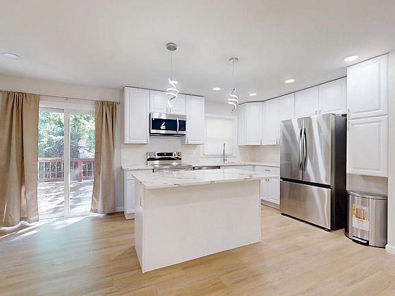 2nd image of 1005 Stoddert Ave