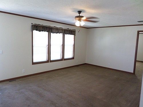 4th image of 9338 Fairview Dr