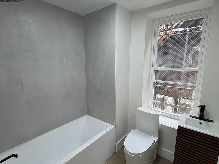 51 Lincoln Park #1C — Photo 4