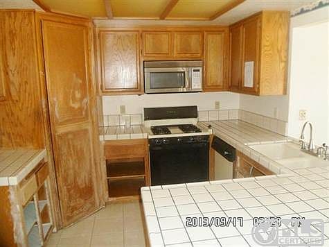 3rd image of 9275 Peach Ave