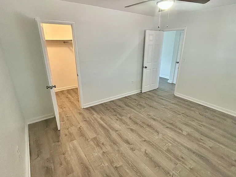 7624 Pembroke Rd — Photo 8