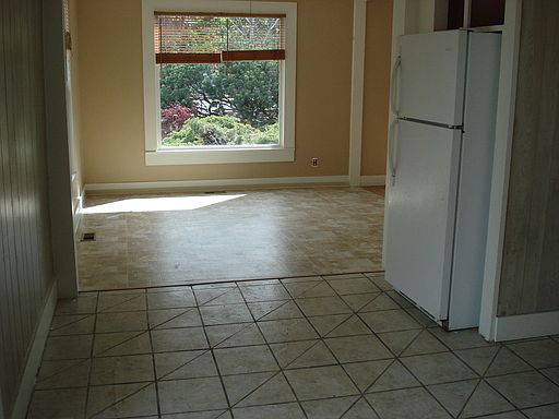 5th image of 268 SE Pitzer St