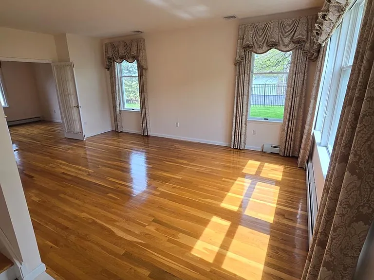 54 Wilderness Dr — Photo 5