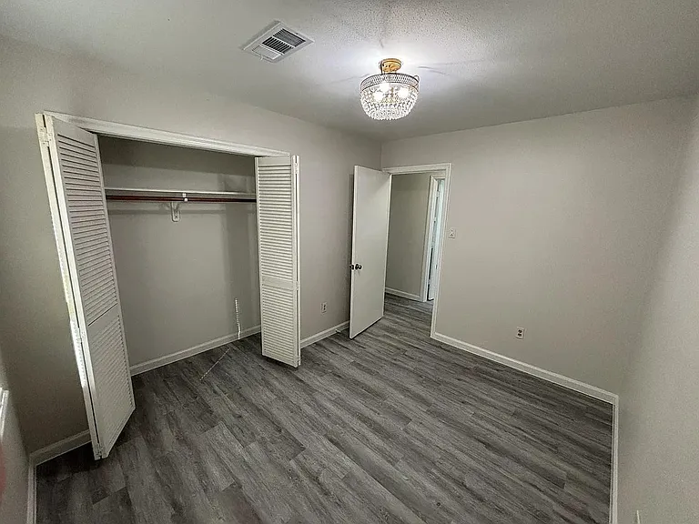 510 Alliance St — Photo 16