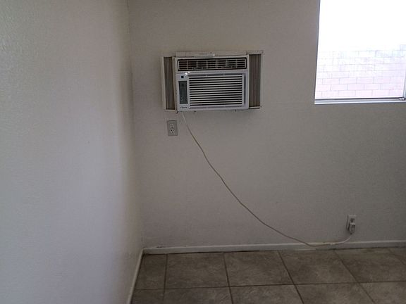 5th image of 1932 Erin Dr APT 21