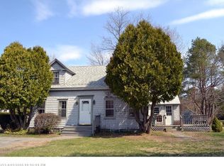4 Hillcrest Ln, Topsham, ME 04086