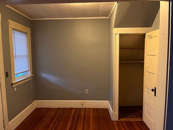 Foyer, coat closet