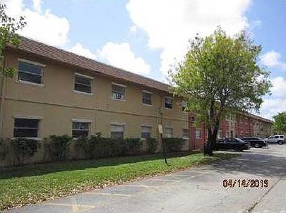 1st image of 101 NE 41st St #75