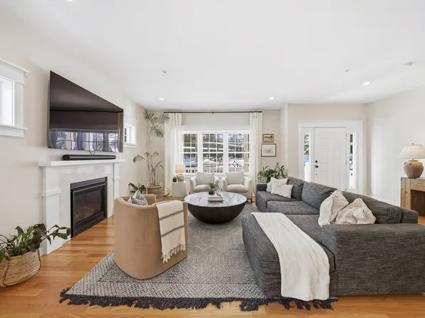 182 Main St #4, Acton, MA 01720