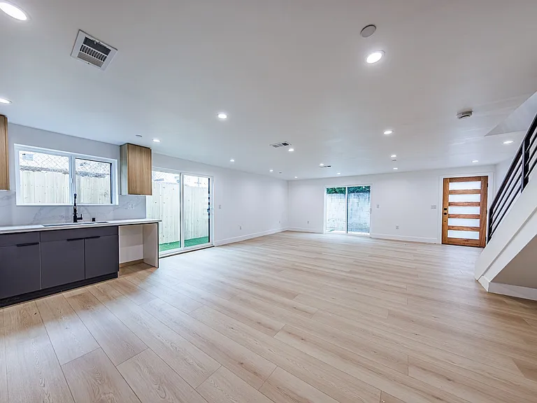 2026 Luxury 3, 4 & 5 Bed Townhomes — Photo 38