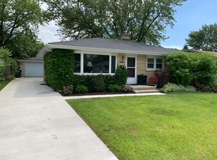 2717 W Grove Ave, Waukegan, IL 60085