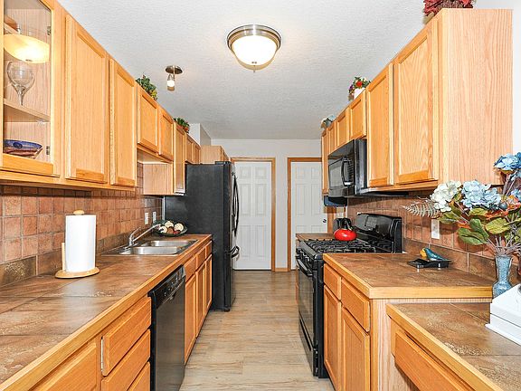 2nd image of 21124 Mustang Ln