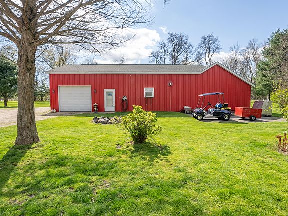 4th image of 233 Burgess Dr
