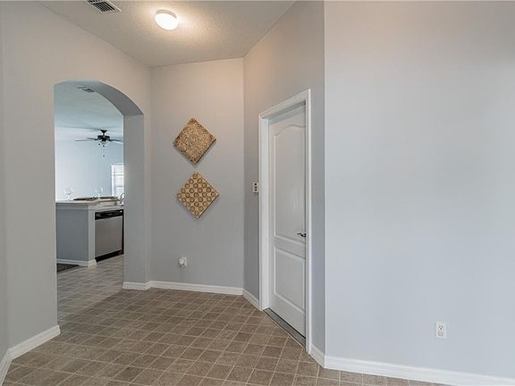 3rd image of 9436 Leatherwood Ave