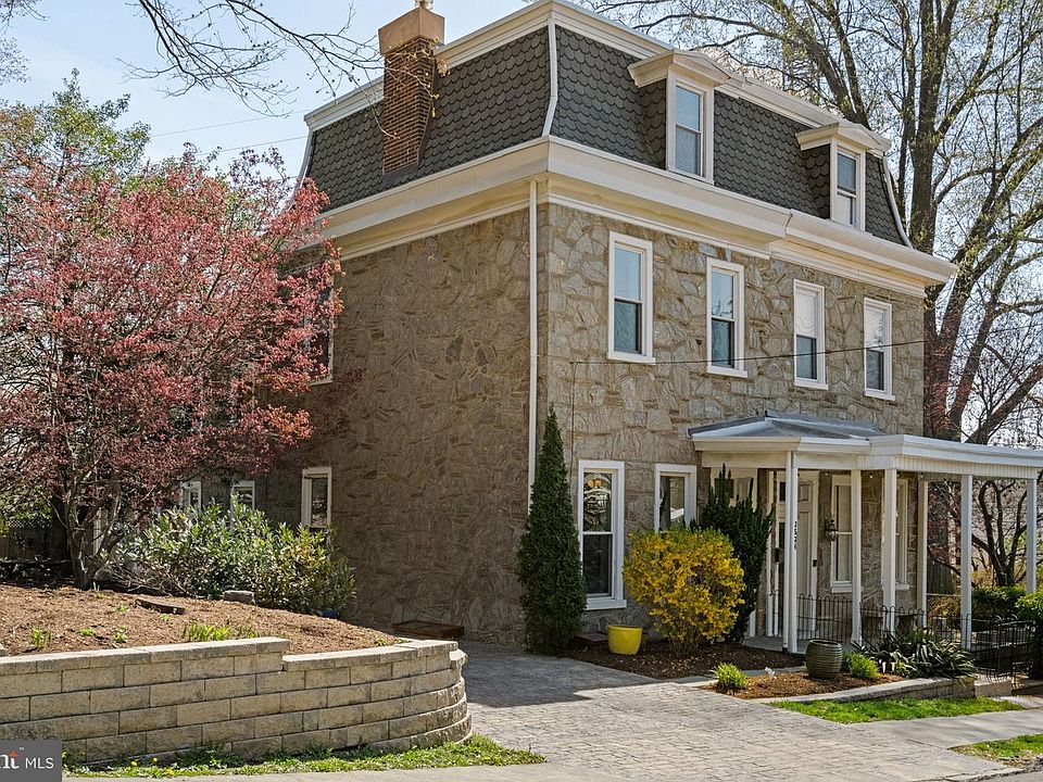 1st image of 3534 Ainslie St