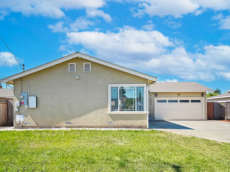 36045 Haley St — Photo 27