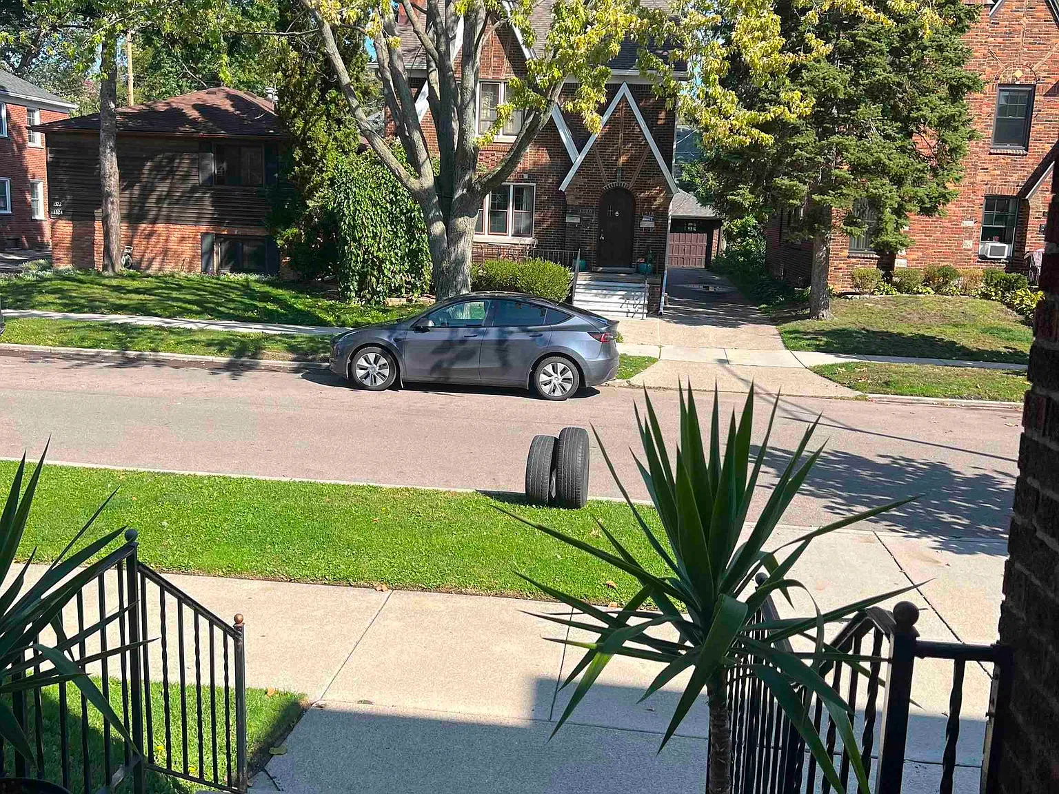 3 bed, 1.0 bath, 1404 sqft, $1,800 — Photo 4