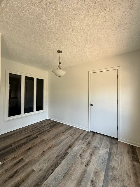3 bed, 1600 sqft, $1,400 — Photo 3