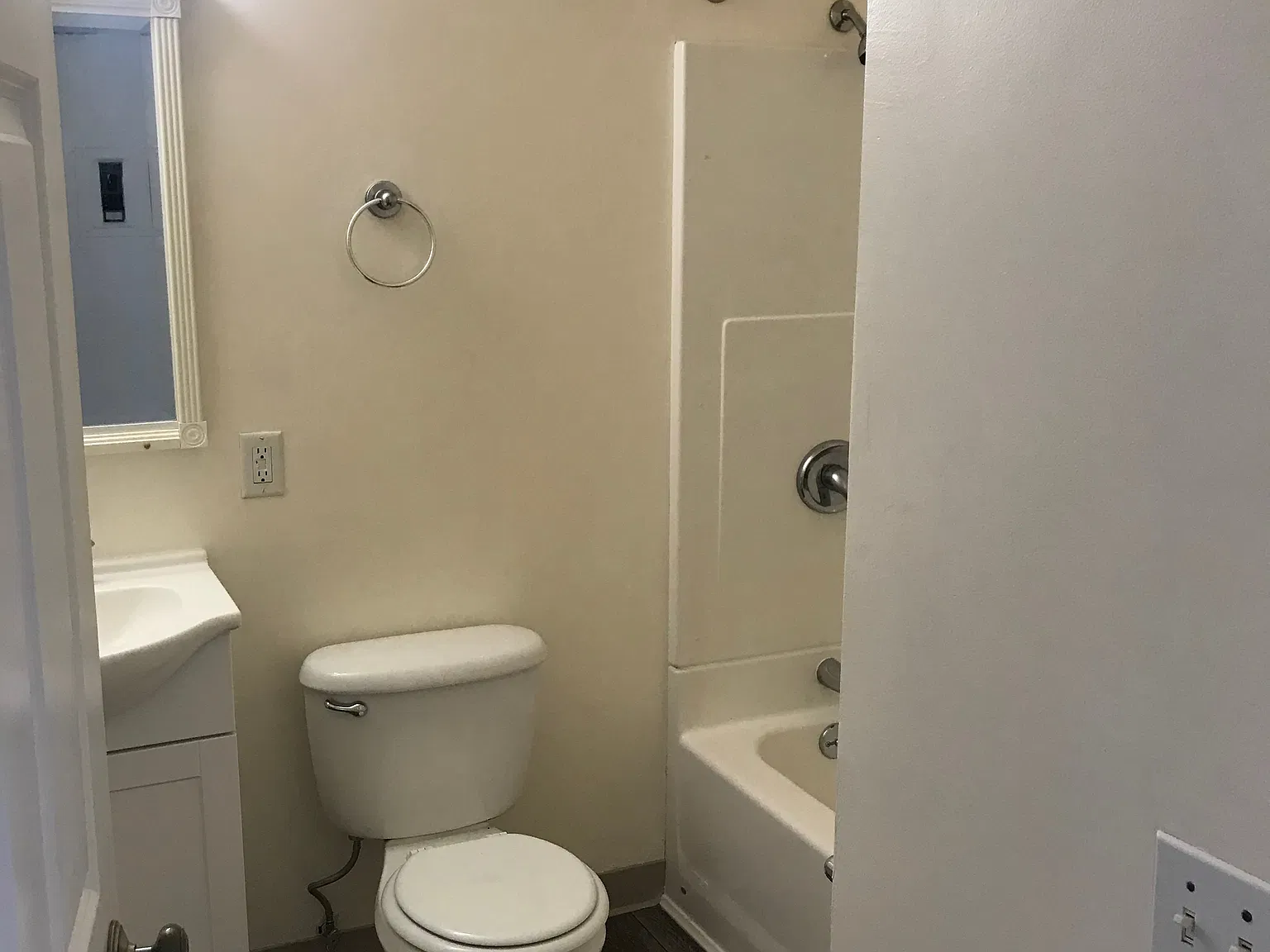 2 bed, 756 sqft, $1,400 — Photo 4