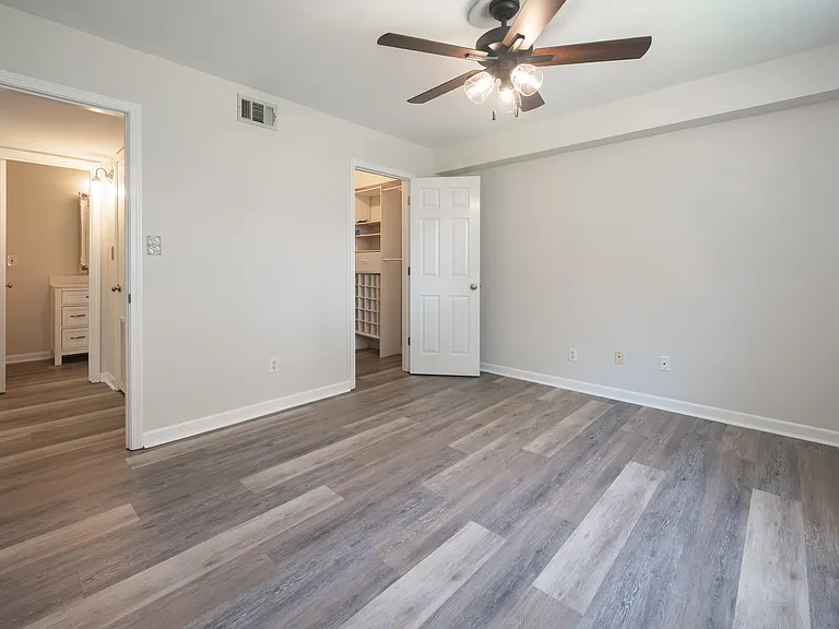 2100 W Beach Dr #R102 — Photo 6