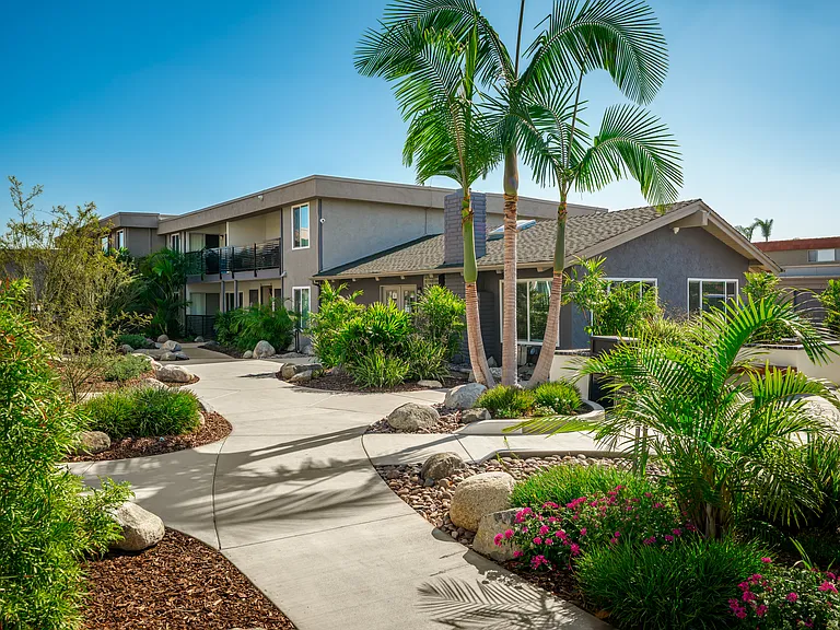 Alderwood / Naples Apartments — Photo 19