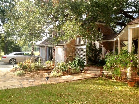 GARAGE/GARDEN WALWAY