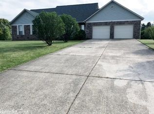 587 Tournament Dr, Mountain View, AR 72560