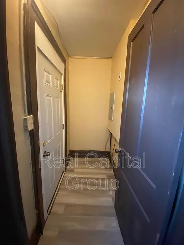 Building Photo - 156 James St