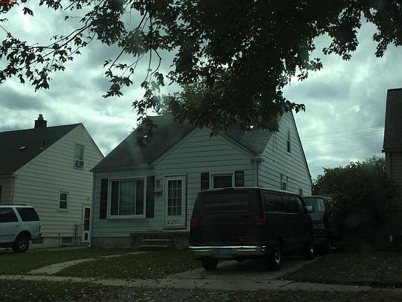 5th image of 15901 Warwick Ave