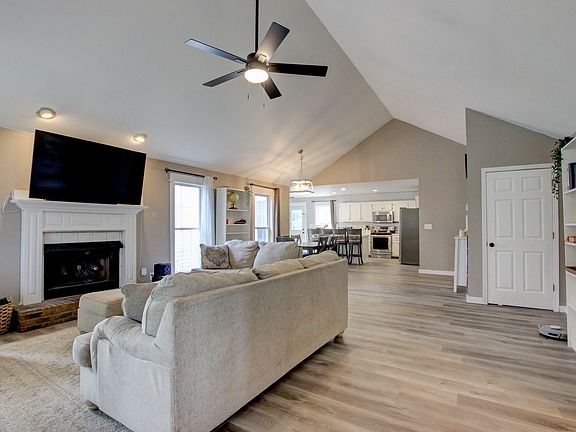 3rd image of 3537 Canvas Back Dr