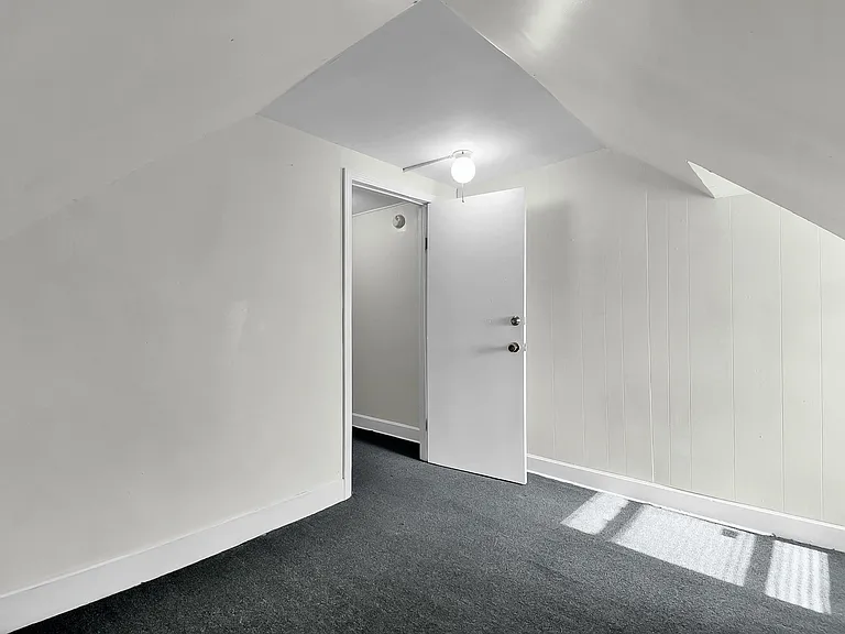 1506 Summit St — Photo 20