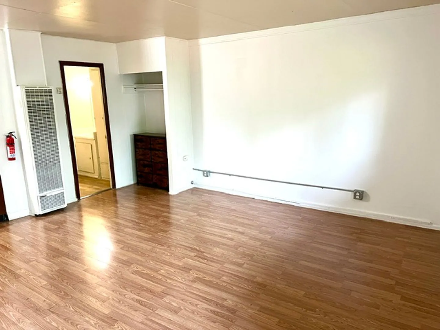 Clean Studio Apt. Includes All Utilities — Photo 1