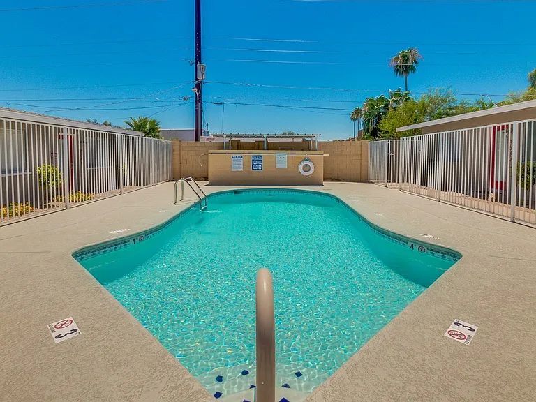 $0 First Month Rent! Remodeled 2 Bed Casita w/ Private Patio, W/D & Pool — Photo 38