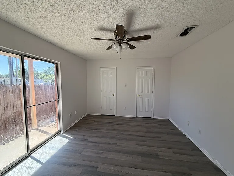 3431 Hyden Ave — Photo 16