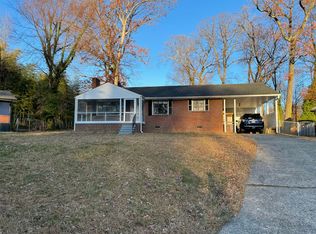 501 Rosebriar Ct, Greensboro, NC 27407