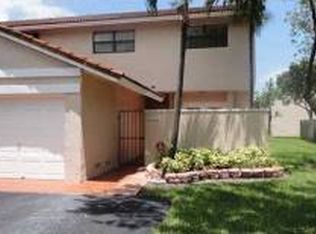 8823 SW 113 Place Cir W, Miami, FL 33176
