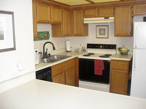 2nd image of 908 Rockview Dr Unit 202
