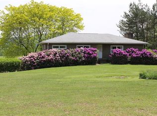 226 Pineslope Rd, Acme, PA 15610