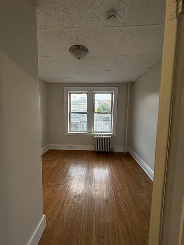 5309 Hudson Ave Photo 1