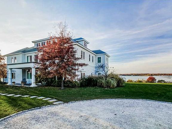 2nd image of 114 Marine Dr