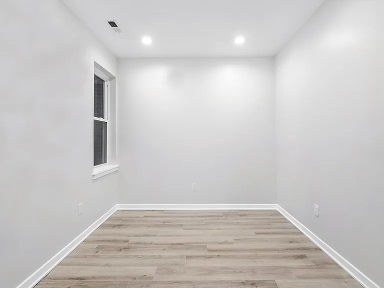 2230 Christian St #3 — Photo 10