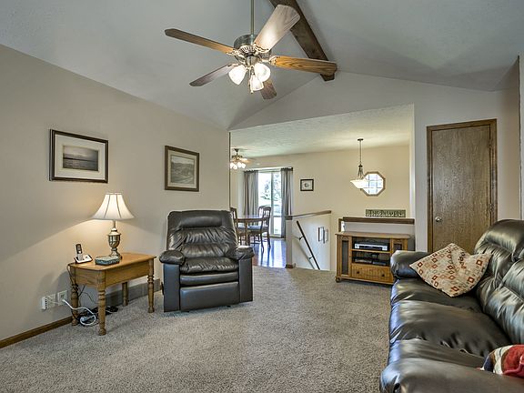3rd image of 14449 Hascall St