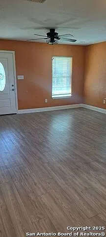 3 bed, 2.0 bath, 1096 sqft, $1,575 — Photo 3